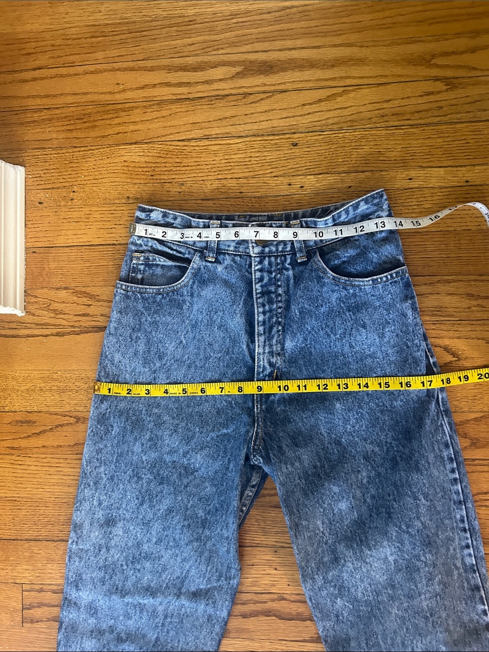 VINTAGE GUESS Acid Wash Jeans - Picture 6 of 8